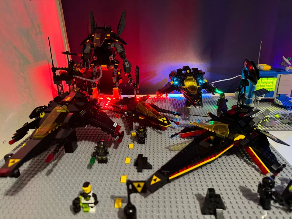 LEGO Classic Space "Blacktron"